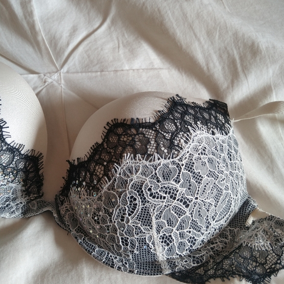 never worn push up bra - Picture 3 of 4